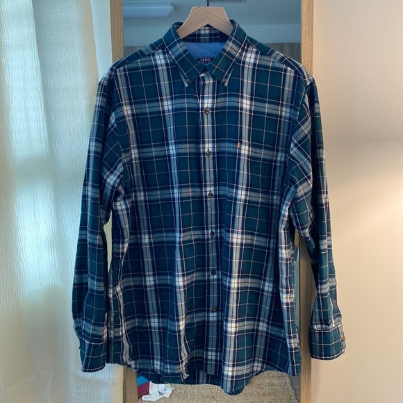 🎂IZOD Men’s Casual Green Plaid Button Down Shirt - Picture 2 of 5
